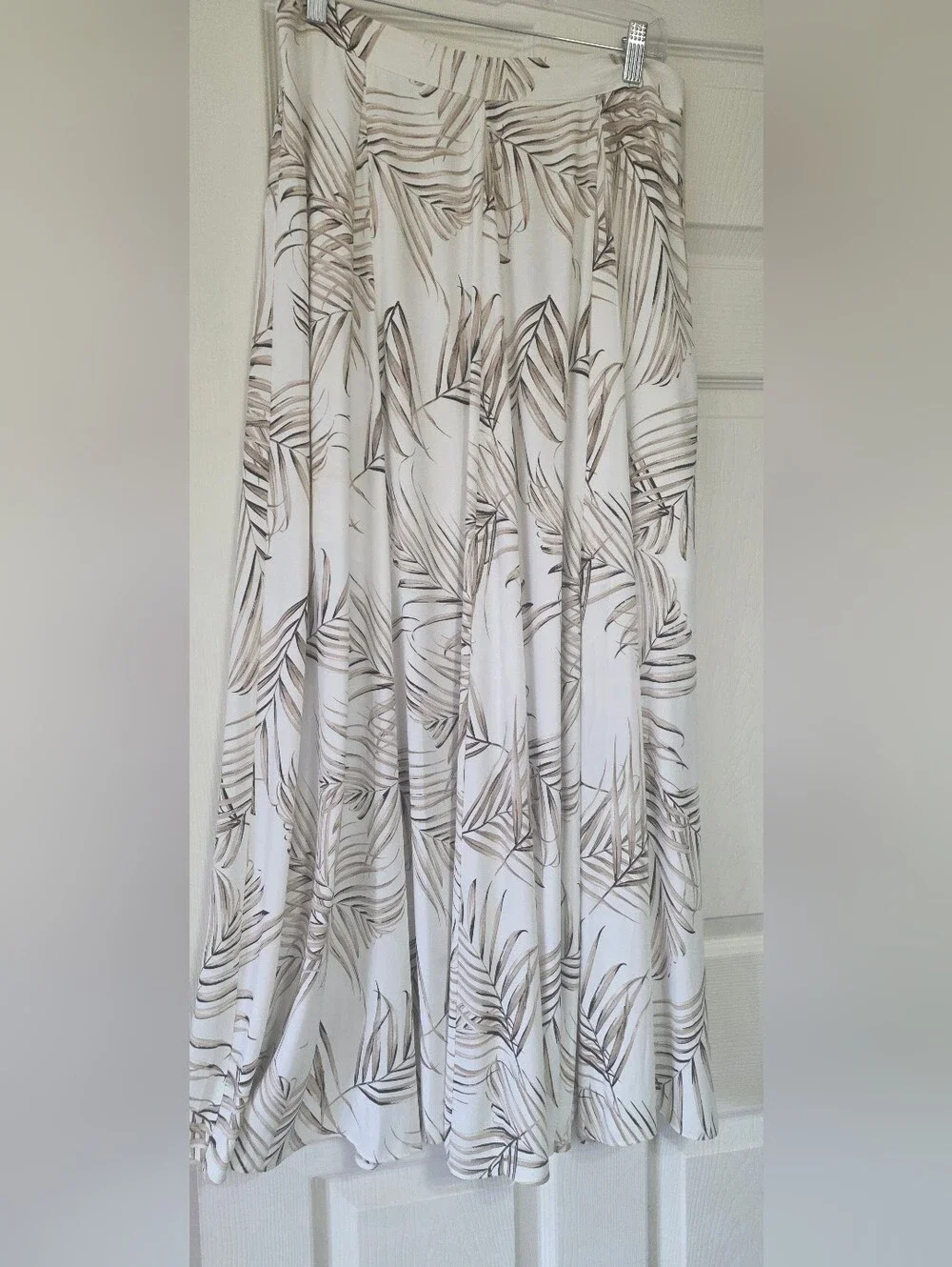 Women's White Palm-Print Flowing Skirt